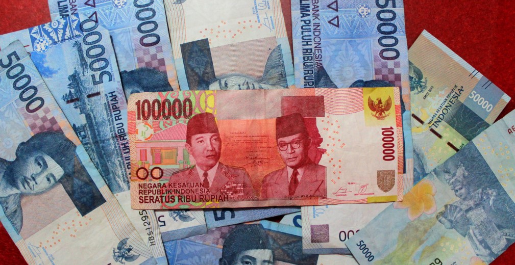 Rupiah Loyo ke Level Rp16.300 Tertekan Lonjakan Indeks Dolar AS